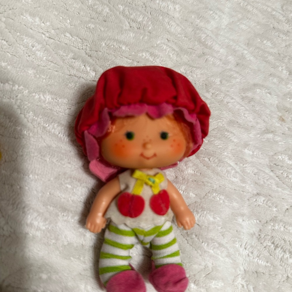 Apple cuddle strawberry shortcake baby